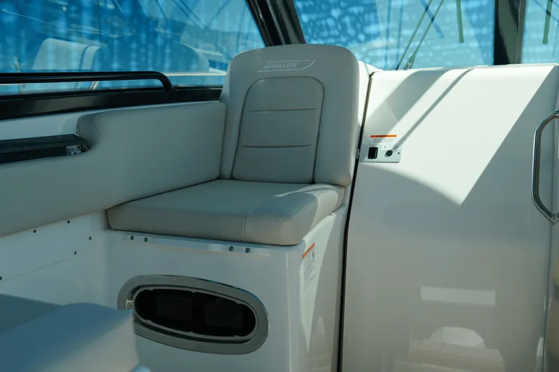 Slide: The Image of Boston Whaler 285 Conquest 2025 - 17