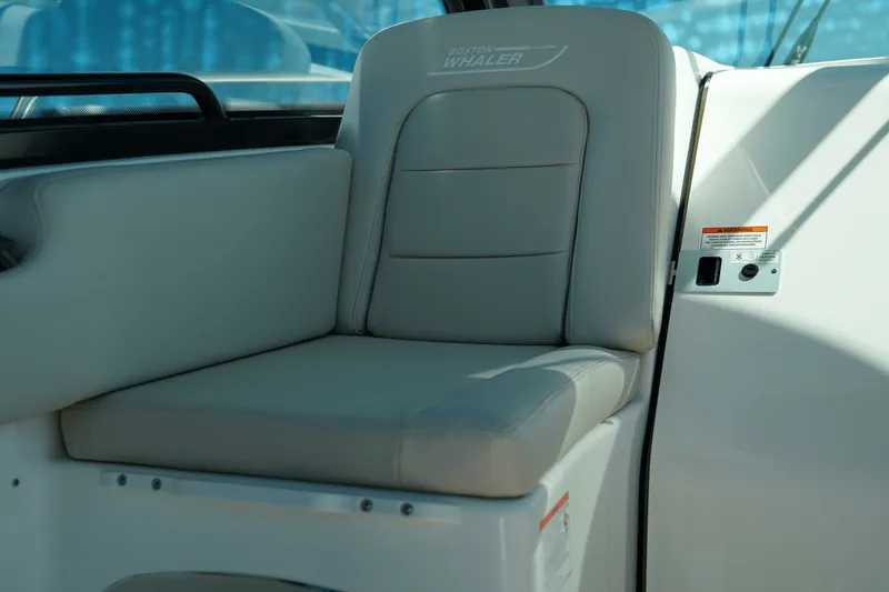 Slide: The Image of Boston Whaler 285 Conquest 2025 - 18