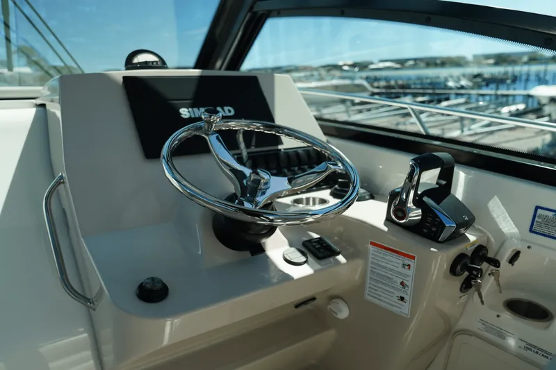 Slide: The Image of Boston Whaler 285 Conquest 2025 - 19