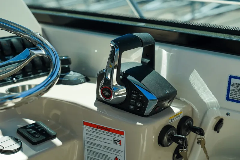 Slide: The Image of Boston Whaler 285 Conquest 2025 - 21