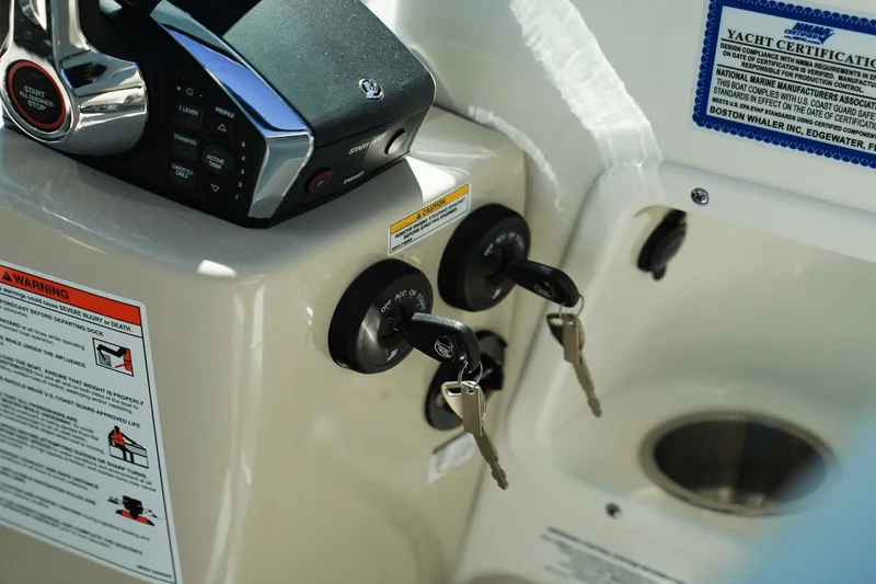 Slide: The Image of Boston Whaler 285 Conquest 2025 - 22