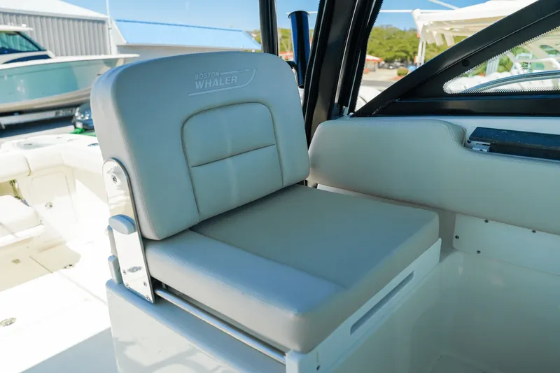 Slide: The Image of Boston Whaler 285 Conquest 2025 - 25