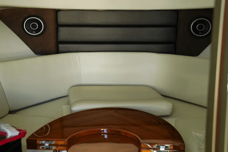 Slide: The Image of Boston Whaler 285 Conquest 2025 - 31