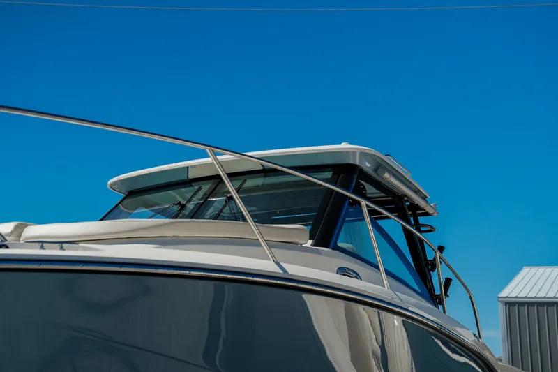 Slide: The Image of Boston Whaler 285 Conquest 2025 - 5