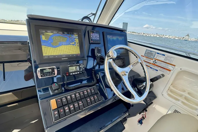 Slide: The Image of Pursuit OS 325 Offshore 2017 - 7