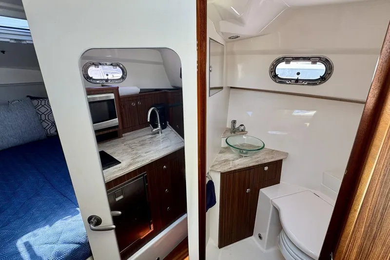 Slide: The Image of Pursuit OS 325 Offshore 2017 - 24