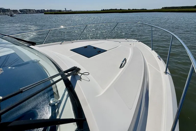 Slide: The Image of Pursuit OS 325 Offshore 2017 - 16