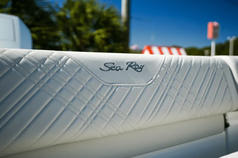 Slide: The Image of Sea Ray SDX 270 Outboard 2025 - 12