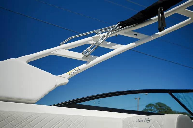 Slide: The Image of Sea Ray SDX 270 Outboard 2025 - 16