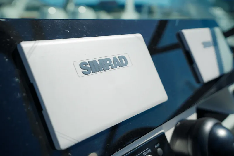 Slide: The Image of Sea Ray SDX 270 Outboard 2025 - 27