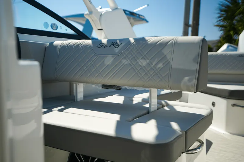 Slide: The Image of Sea Ray SDX 270 Outboard 2025 - 30