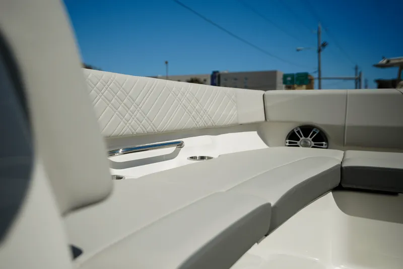 Slide: The Image of Sea Ray SDX 270 Outboard 2025 - 35