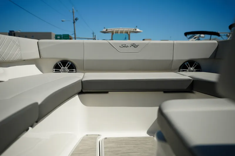 Slide: The Image of Sea Ray SDX 270 Outboard 2025 - 36