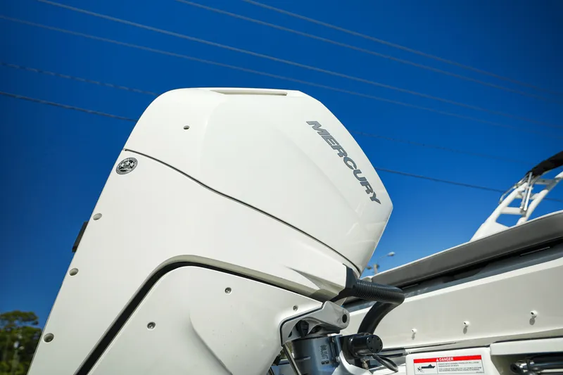 Slide: The Image of Sea Ray SDX 270 Outboard 2025 - 7