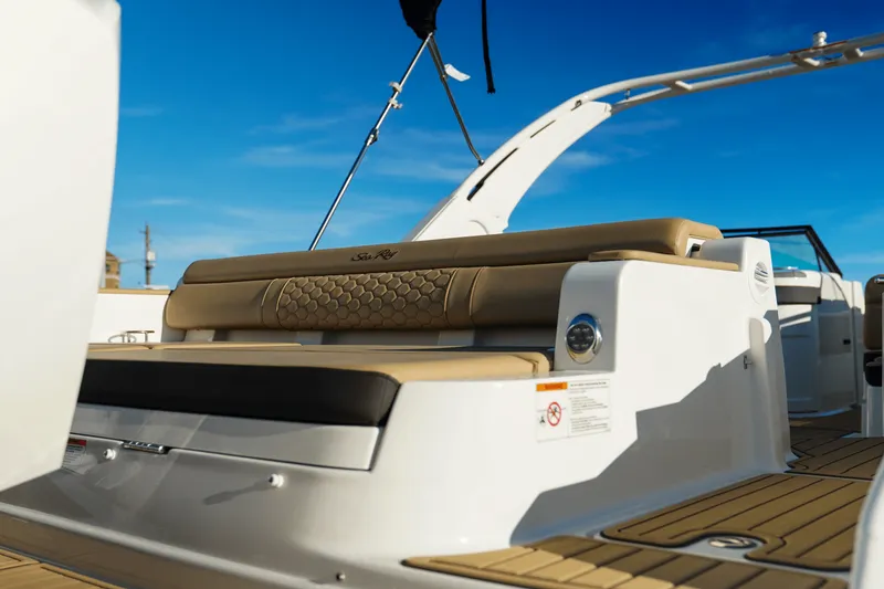 Slide: The Image of Sea Ray SDX 290 Outboard 2025 - 18