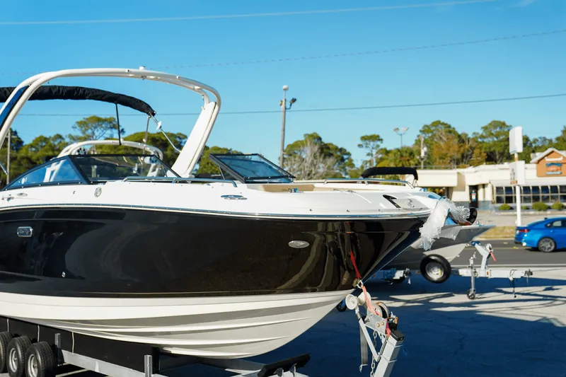 Slide: The Image of Sea Ray SDX 290 Outboard 2025 - 2