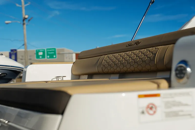 Slide: The Image of Sea Ray SDX 290 Outboard 2025 - 20