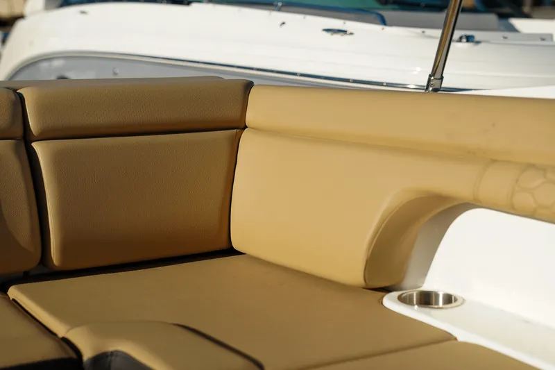 Slide: The Image of Sea Ray SDX 290 Outboard 2025 - 28