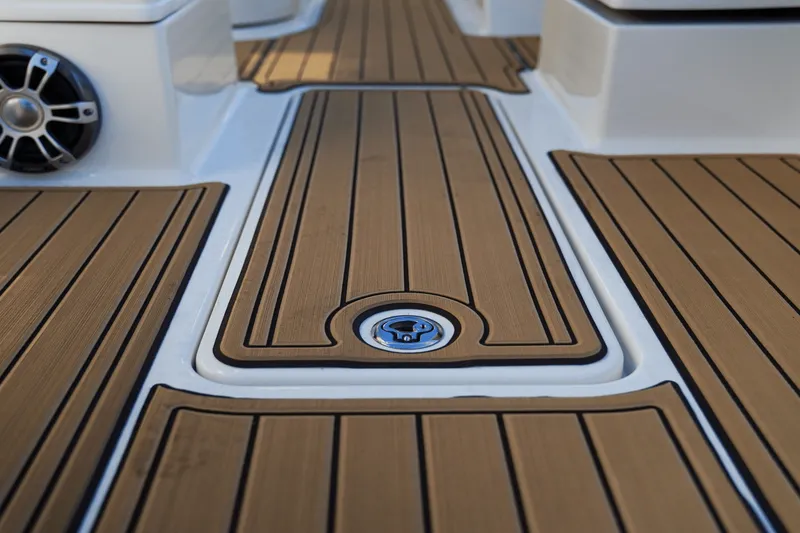 Slide: The Image of Sea Ray SDX 290 Outboard 2025 - 38