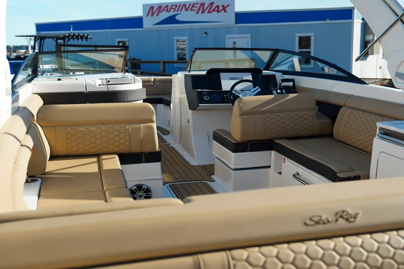 Slide: The Image of Sea Ray SDX 290 Outboard 2025 - 53