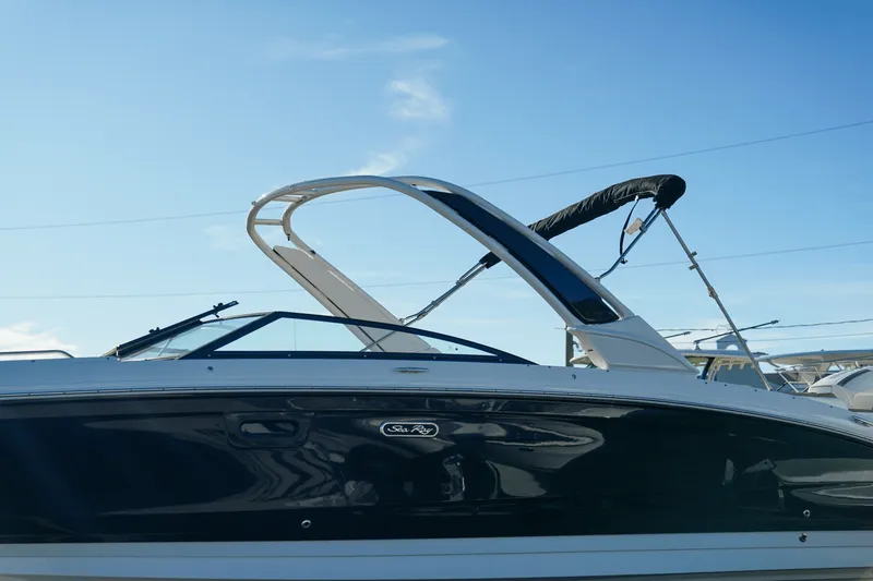 Slide: The Image of Sea Ray SDX 290 Outboard 2025 - 6