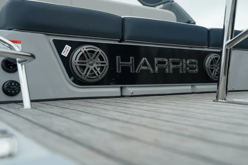 Slide: The Image of Harris 230 Grand Mariner 2025 - 14
