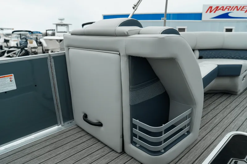 Slide: The Image of Harris 230 Grand Mariner 2025 - 29