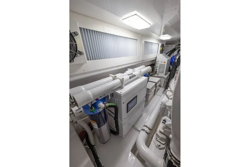 Slide: The Image of Viking 58 Convertible 2025 - 61