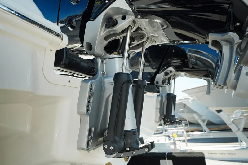 Slide: The Image of Sea Ray Sundancer 320 Outboard 2025 - 11