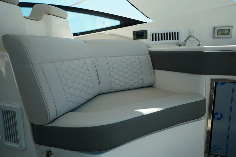 Slide: The Image of Sea Ray Sundancer 320 Outboard 2025 - 17