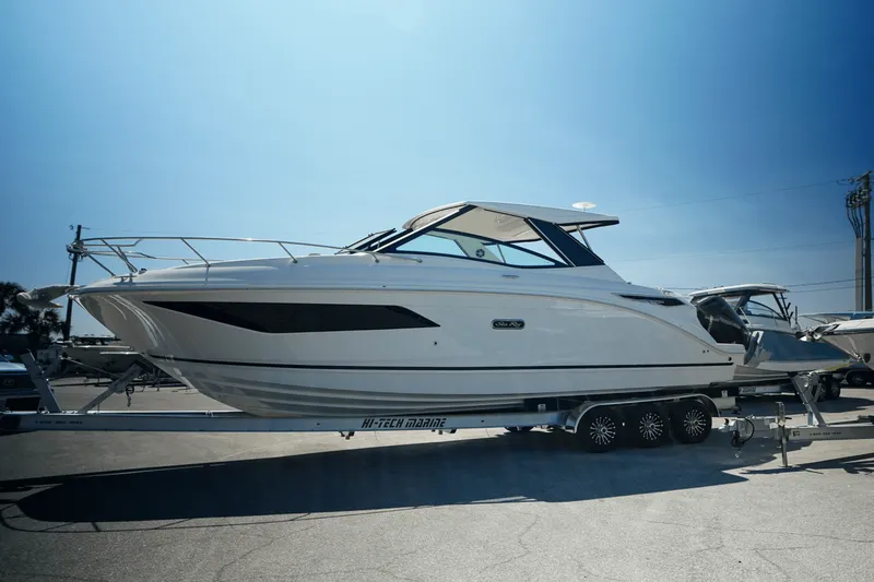 Slide: The Image of Sea Ray Sundancer 320 Outboard 2025 - 3