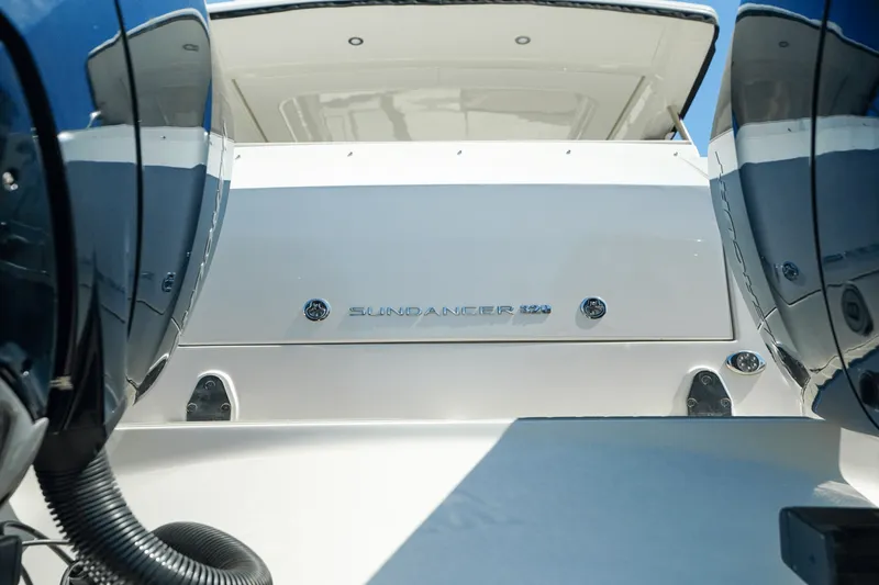 Slide: The Image of Sea Ray Sundancer 320 Outboard 2025 - 8