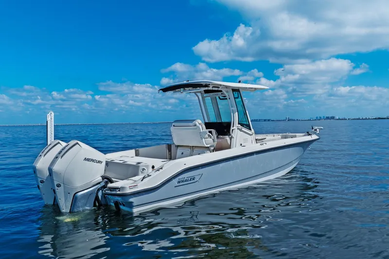 Slide: The Image of Boston Whaler 280 DAUNTLESS 2025 - 10
