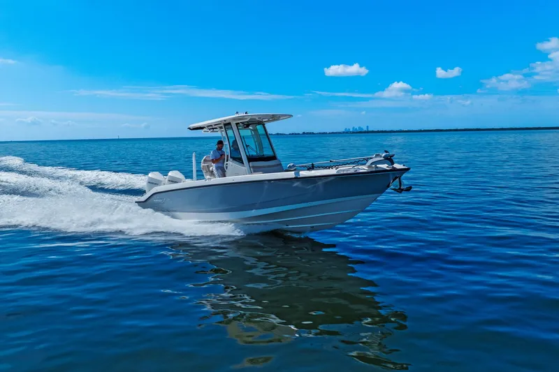 Slide: The Image of Boston Whaler 280 DAUNTLESS 2025 - 15
