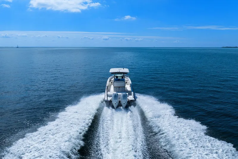 Slide: The Image of Boston Whaler 280 DAUNTLESS 2025 - 17