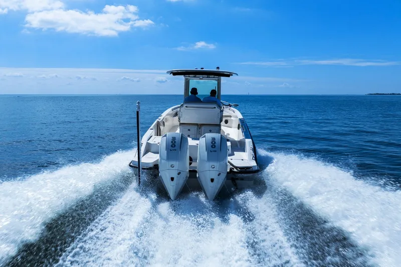 Slide: The Image of Boston Whaler 280 DAUNTLESS 2025 - 18