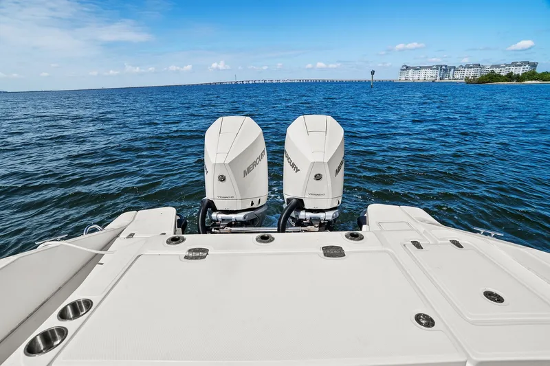Slide: The Image of Boston Whaler 280 DAUNTLESS 2025 - 24