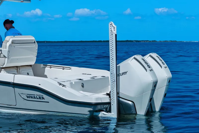 Slide: The Image of Boston Whaler 280 DAUNTLESS 2025 - 5