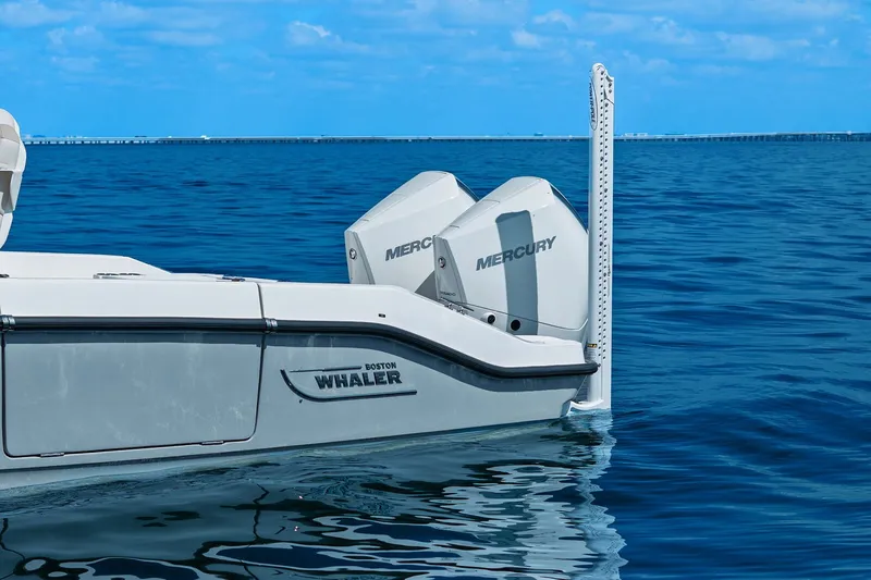 Slide: The Image of Boston Whaler 280 DAUNTLESS 2025 - 6