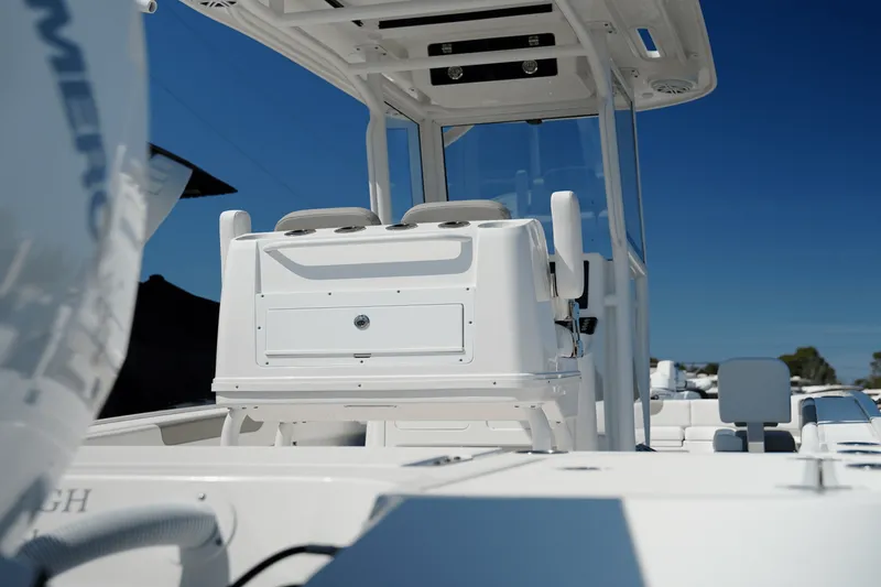 Slide: The Image of Caymas 281 HB TWIN 2025 - 17