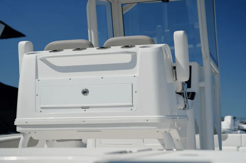 Slide: The Image of Caymas 281 HB TWIN 2025 - 19