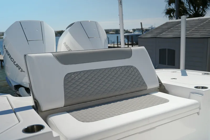 Slide: The Image of Caymas 281 HB TWIN 2025 - 21