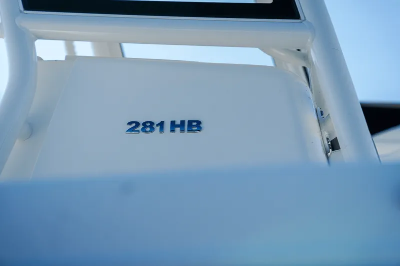 Slide: The Image of Caymas 281 HB TWIN 2025 - 32