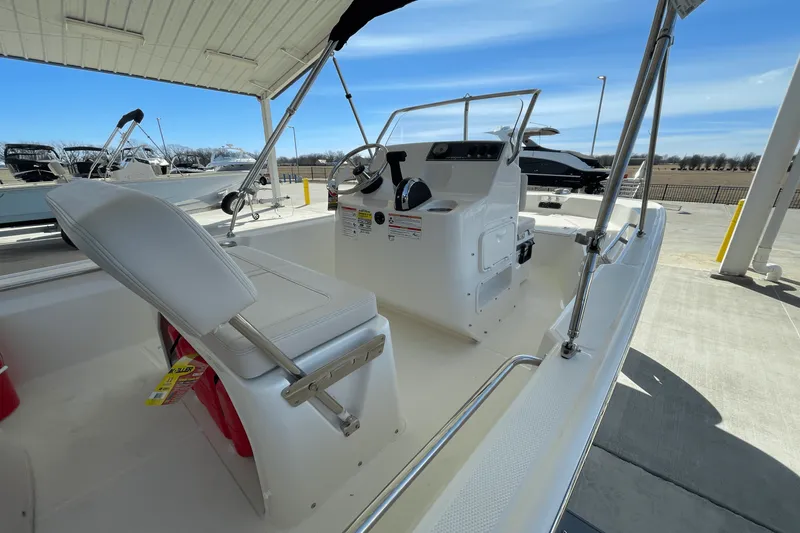 Slide: The Image of Boston Whaler 150 Montauk 2025 - 4