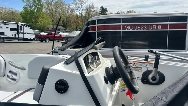 The Image of Bayliner M15 2023 - 0