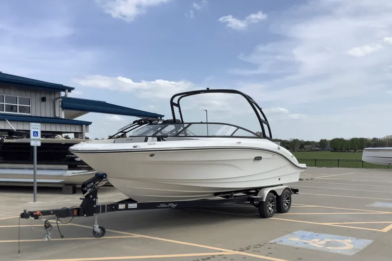 The Image of Sea Ray SPX 210 2024 - 0