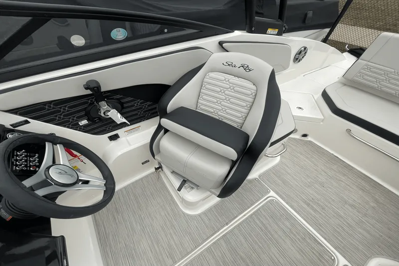 Slide: The Image of Sea Ray SPX 210 2024 - 10