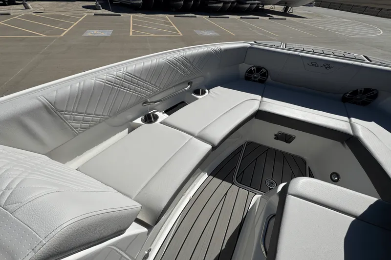 Slide: The Image of Sea Ray SDX 250 Surf 2025 - 15