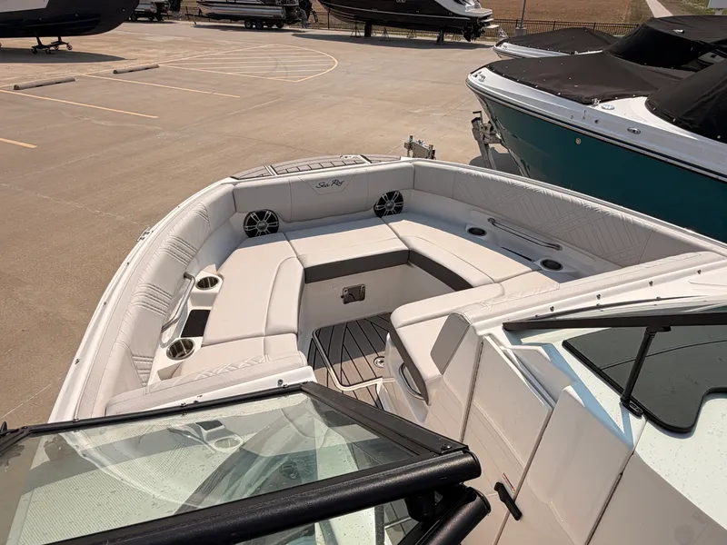 Slide: The Image of Sea Ray SDX 250 Surf 2025 - 21