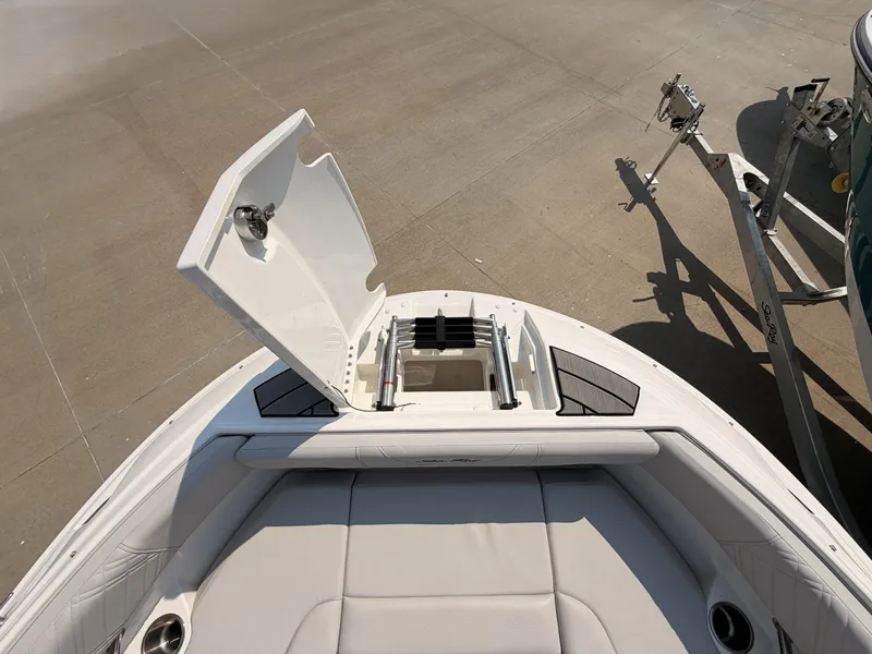 Slide: The Image of Sea Ray SDX 250 Surf 2025 - 24
